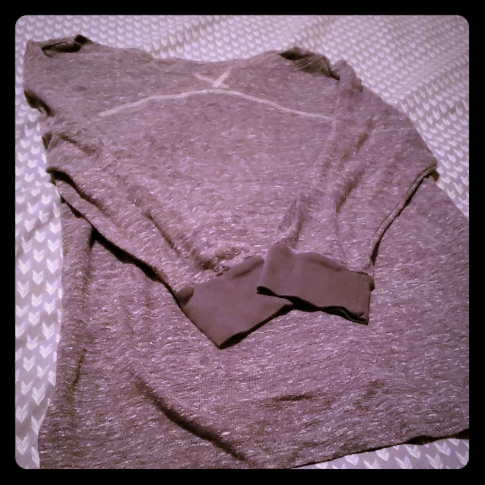 gray long sleeve comfy top